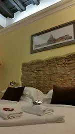 **  Hotel Residenza Navona First Rzym Włochy